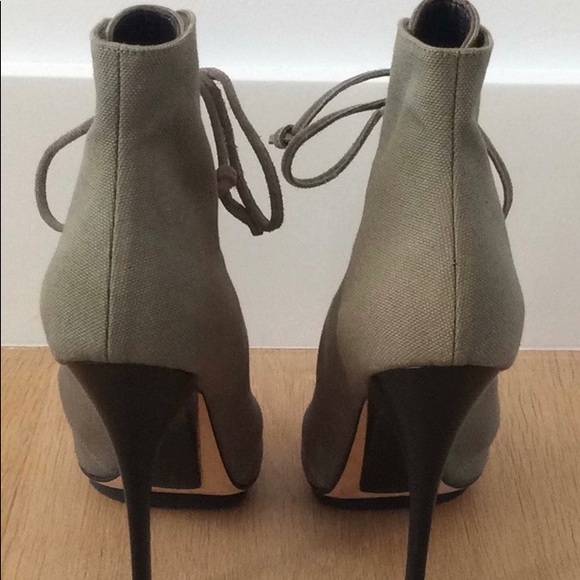 Stylish Lace-Up High Heel Ankle Boots - Picture 2 of 7